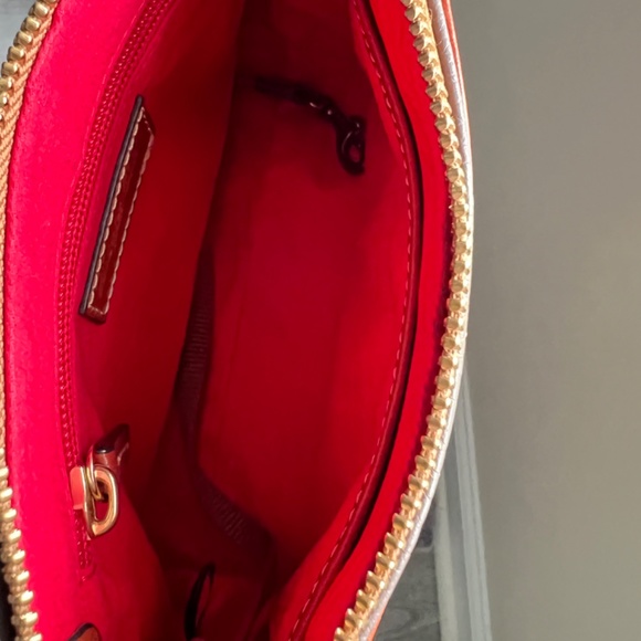 Small leather crossbody bag. - Picture 2 of 2